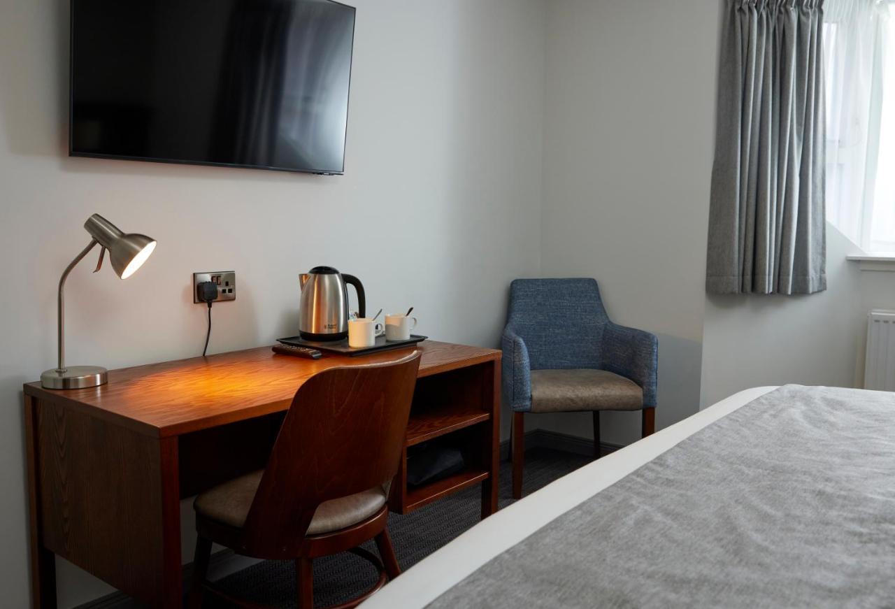 The Caledonian Hotel Leven  ภายนอก รูปภาพ