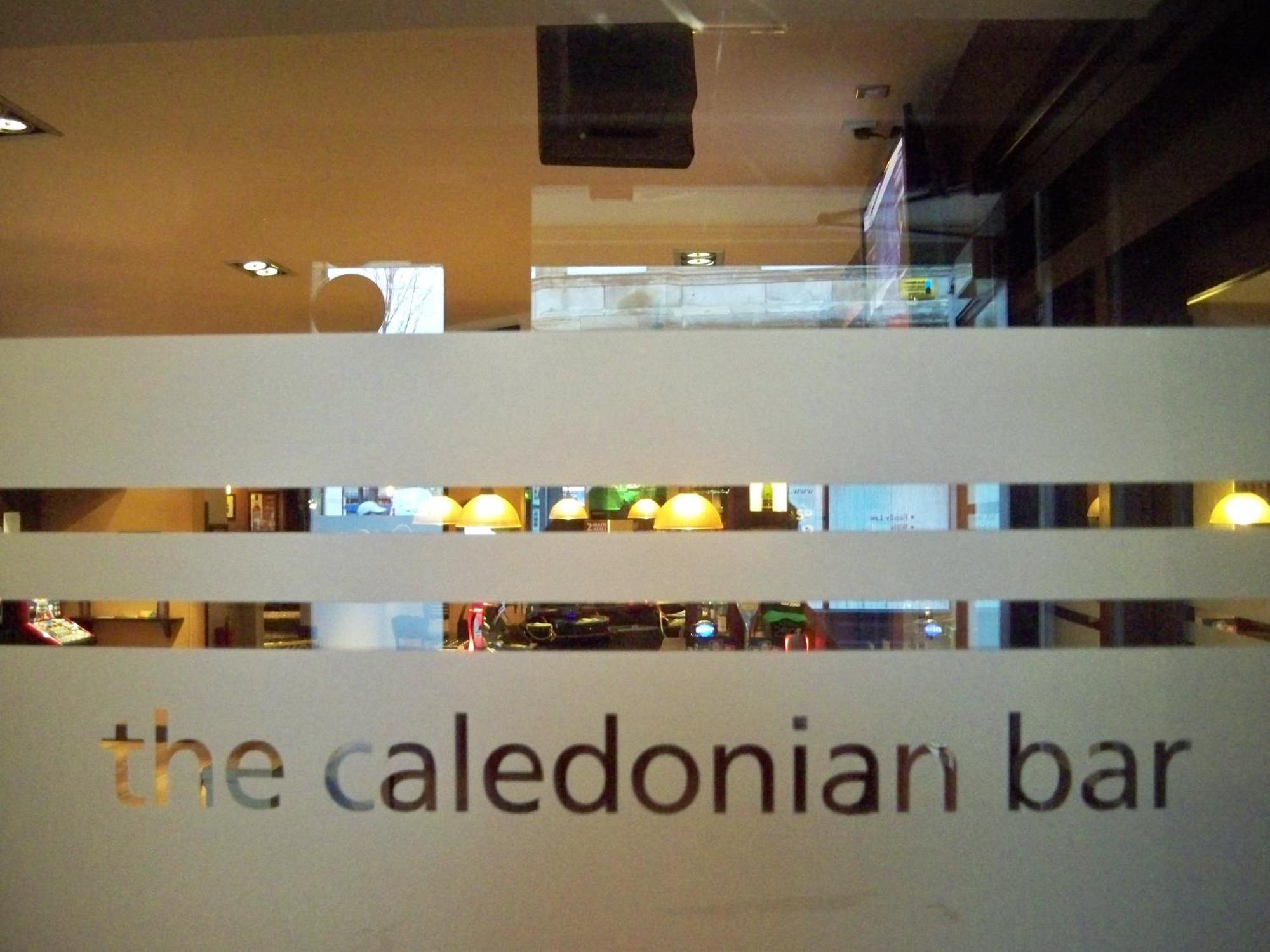 The Caledonian Hotel Leven  ภายนอก รูปภาพ